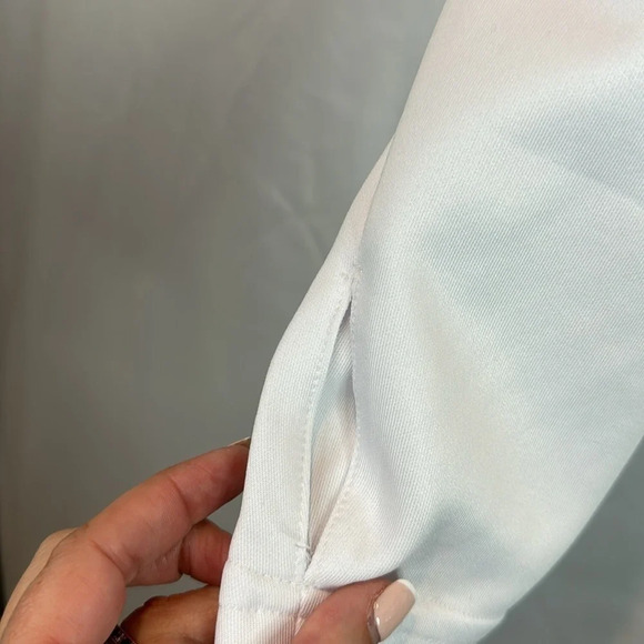 Disney Marathon Women’s Jacket Full Zip 2024 White Blue runDisney Medium - Picture 7 of 9